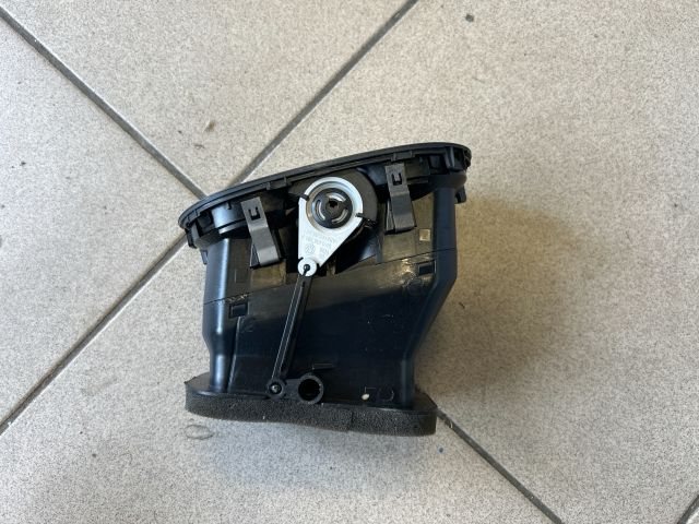 bontott VW GOLF PLUS Középső Szellőző