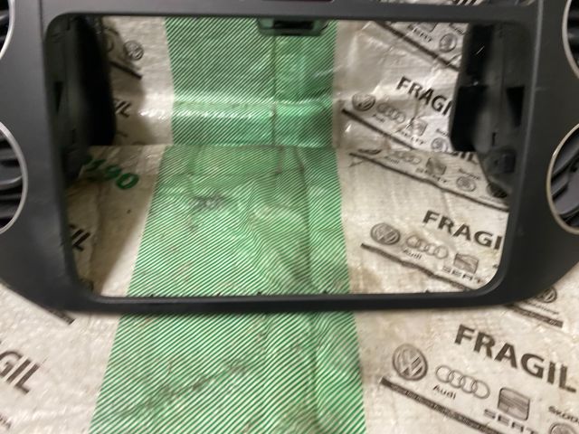 bontott VW GOLF PLUS Középső Szellőző