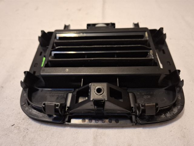 bontott VW GOLF PLUS Középső Szellőző