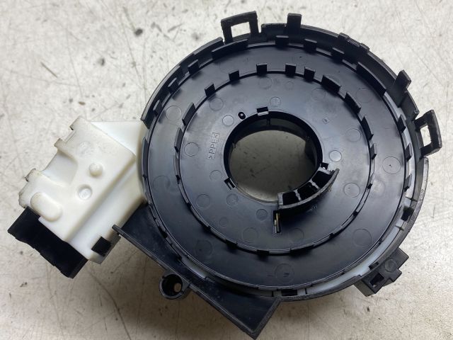 bontott VW GOLF PLUS Légzsák Átvezető Szalagkábel