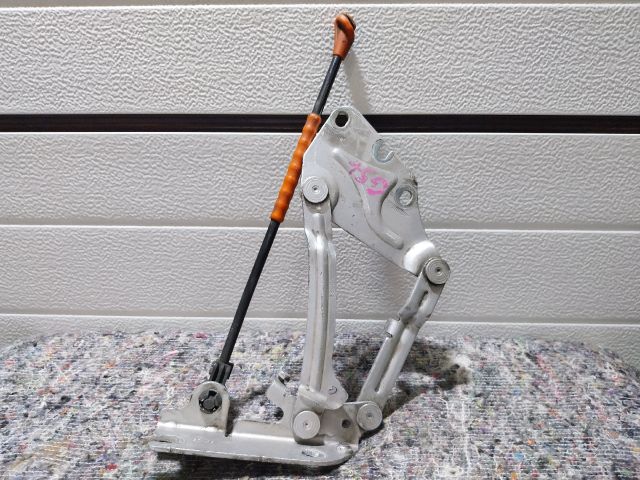 bontott VW GOLF PLUS Motorháztető Bal Zsanér