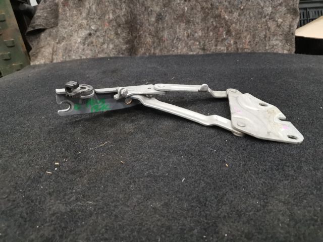 bontott VW GOLF PLUS Motorháztető Bal Zsanér