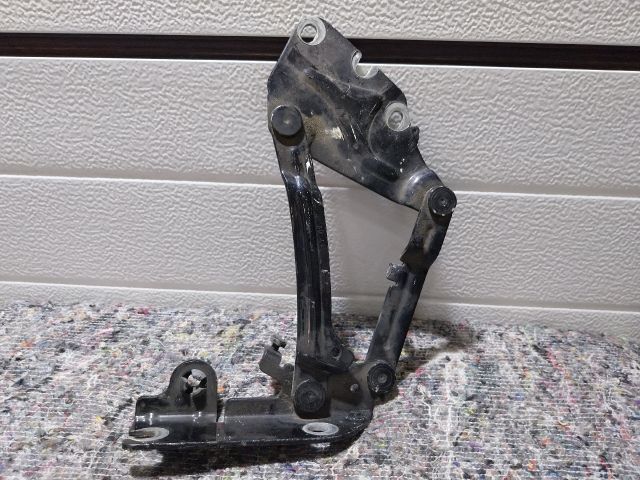 bontott VW GOLF PLUS Motorháztető Bal Zsanér