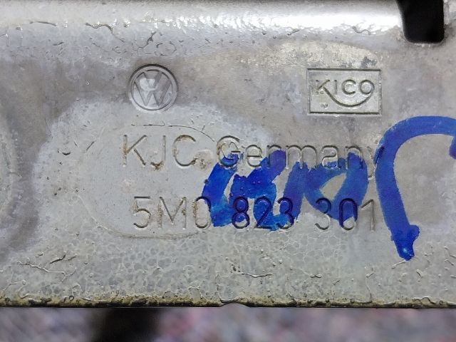 bontott VW GOLF PLUS Motorháztető Bal Zsanér