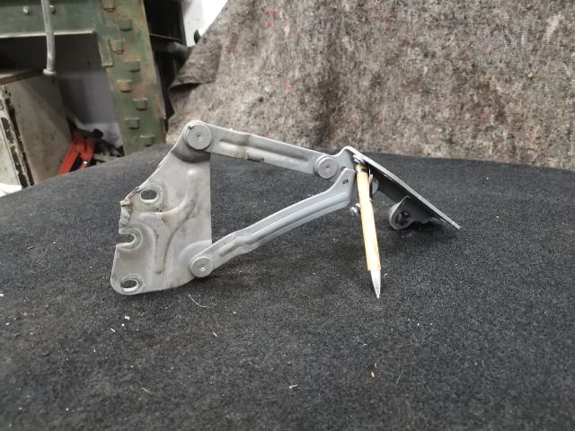 bontott VW GOLF PLUS Motorháztető Bal Zsanér