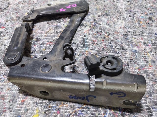 bontott VW GOLF PLUS Motorháztető Bal Zsanér