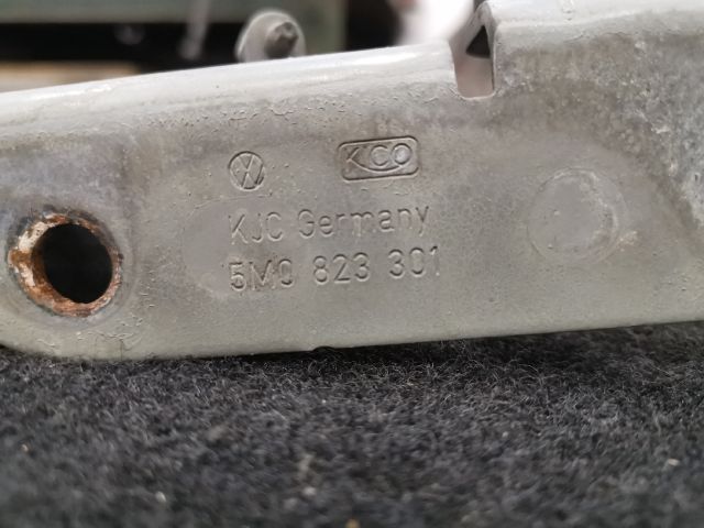 bontott VW GOLF PLUS Motorháztető Bal Zsanér