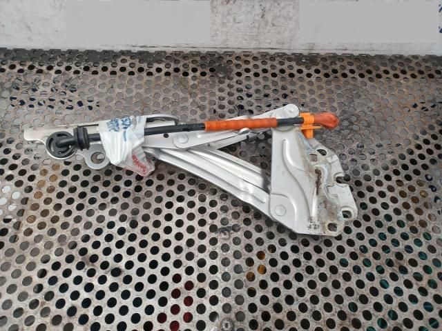 bontott VW GOLF PLUS Motorháztető Bal Zsanér