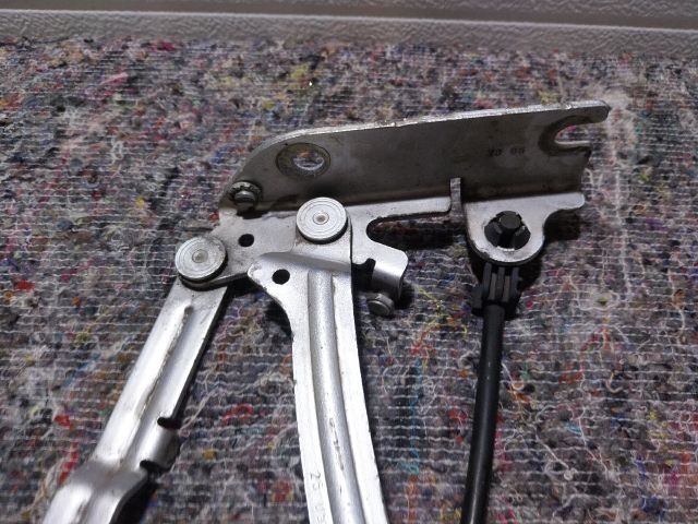 bontott VW GOLF PLUS Motorháztető Bal Zsanér