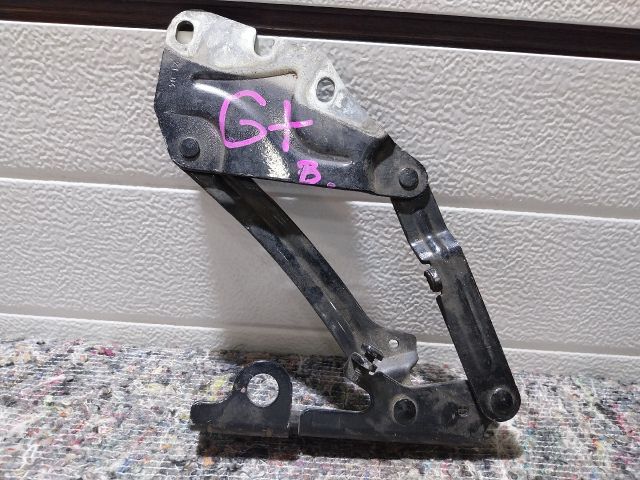 bontott VW GOLF PLUS Motorháztető Jobb Zsanér