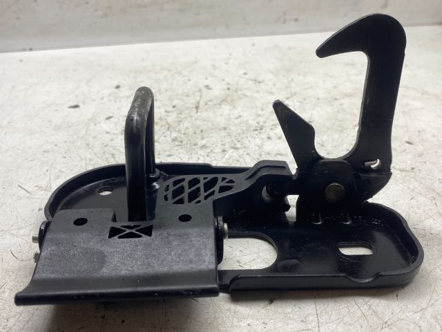 bontott VW GOLF PLUS Motorháztető Zárszerkezet