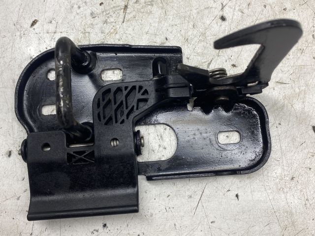 bontott VW GOLF PLUS Motorháztető Zárszerkezet