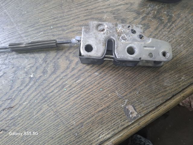 bontott VW GOLF PLUS Motorháztető Zárszerkezet