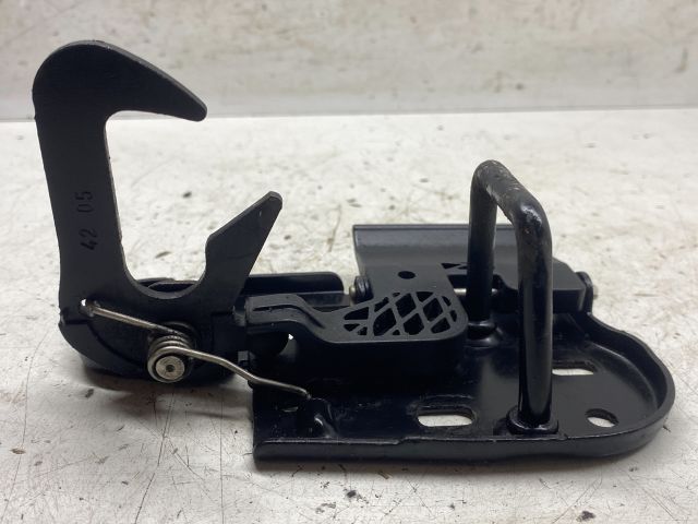 bontott VW GOLF PLUS Motorháztető Zárszerkezet