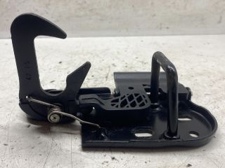 bontott VW GOLF PLUS Motorháztető Zárszerkezet