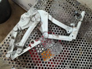 bontott VW GOLF PLUS Motorháztető Zsanér Pár