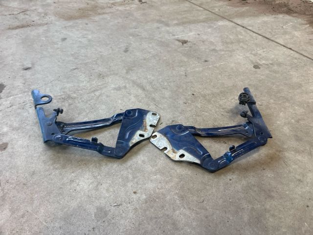 bontott VW GOLF PLUS Motorháztető Zsanér Pár