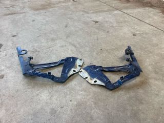 bontott VW GOLF PLUS Motorháztető Zsanér Pár