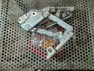 bontott VW GOLF PLUS Motorháztető Zsanér Pár