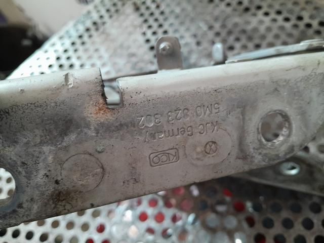 bontott VW GOLF PLUS Motorháztető Zsanér Pár