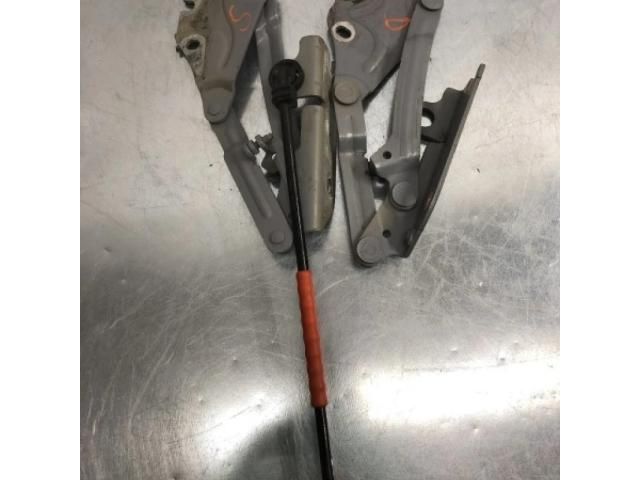 bontott VW GOLF PLUS Motorháztető Zsanér Pár