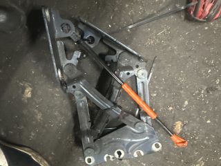 bontott VW GOLF PLUS Motorháztető Zsanér Pár