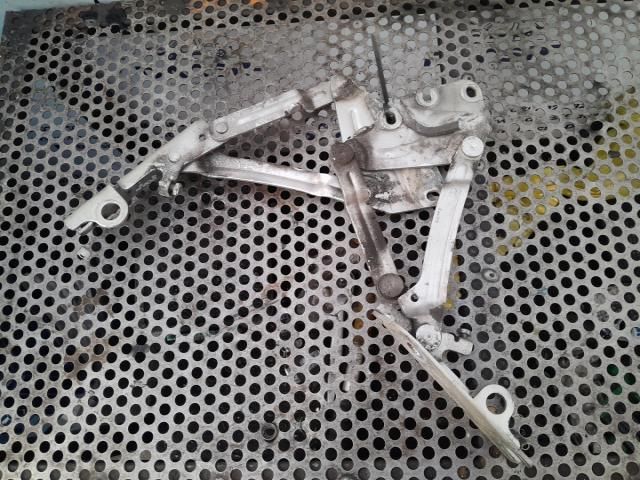 bontott VW GOLF PLUS Motorháztető Zsanér Pár