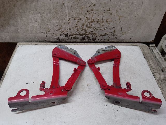 bontott VW GOLF PLUS Motorháztető Zsanér Pár