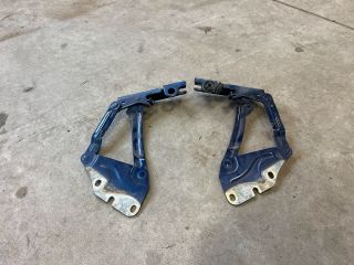 bontott VW GOLF PLUS Motorháztető Zsanér Pár