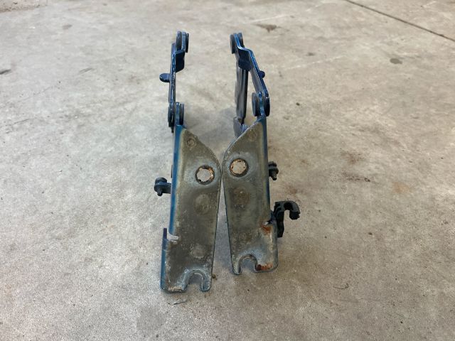 bontott VW GOLF PLUS Motorháztető Zsanér Pár