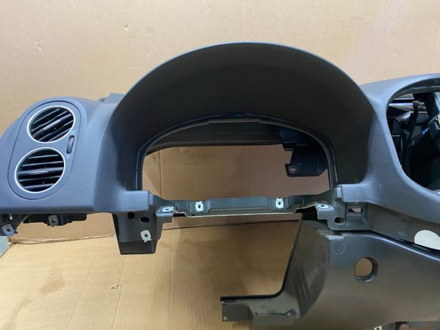 bontott VW GOLF PLUS Műszerfal Héj