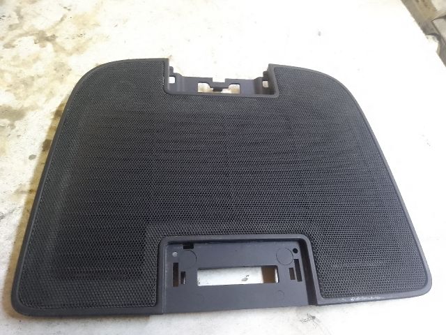 bontott VW GOLF PLUS Műszerfal Középső Hangszóró Burkolat