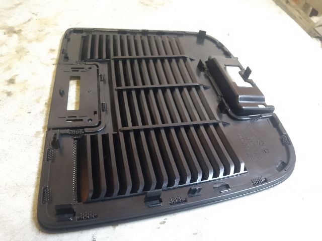 bontott VW GOLF PLUS Műszerfal Középső Hangszóró Burkolat