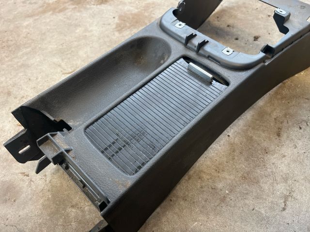 bontott VW GOLF PLUS Pohártartó