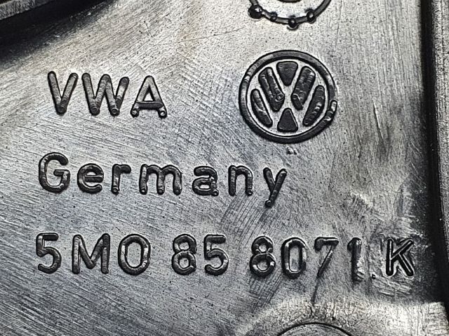 bontott VW GOLF PLUS Rádió / CD Keret