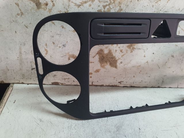 bontott VW GOLF PLUS Rádió / CD Keret