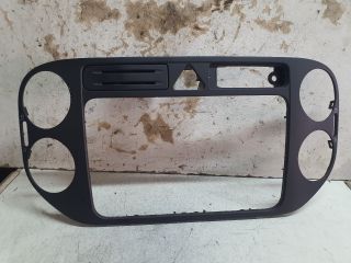 bontott VW GOLF PLUS Rádió / CD Keret