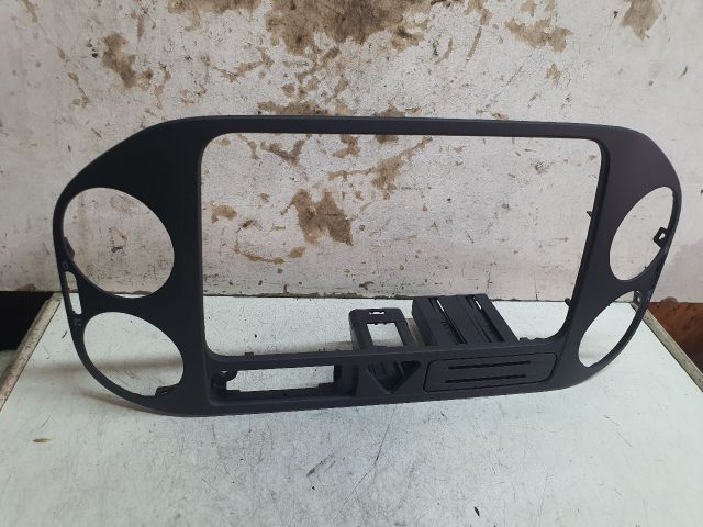 bontott VW GOLF PLUS Rádió / CD Keret