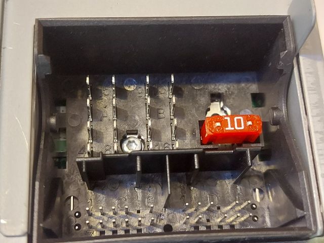 bontott VW GOLF PLUS Rádió / CD