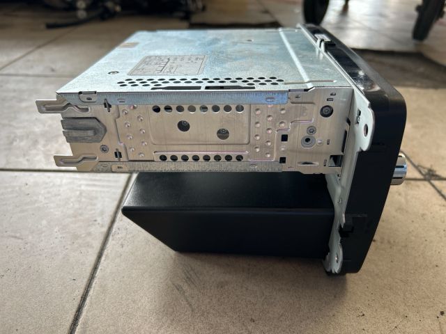 bontott VW GOLF PLUS Rádió / CD