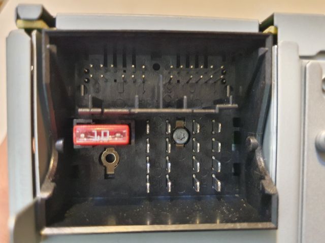 bontott VW GOLF PLUS Rádió / CD