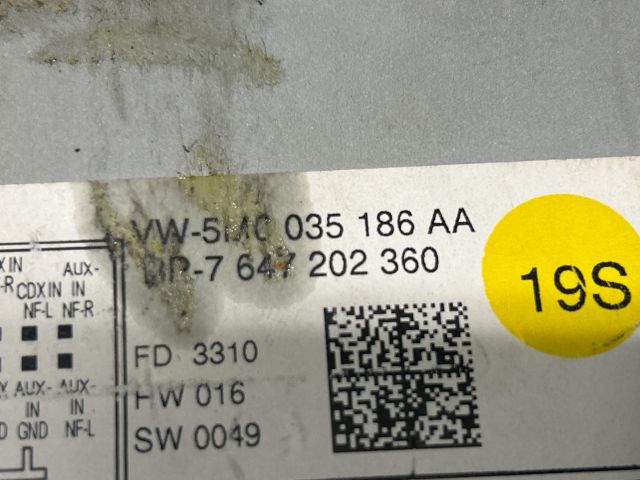 bontott VW GOLF PLUS Rádió / CD