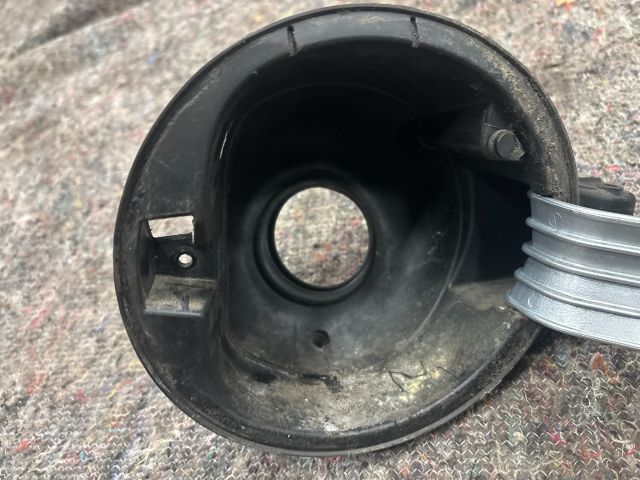 bontott VW GOLF PLUS Tankajtó