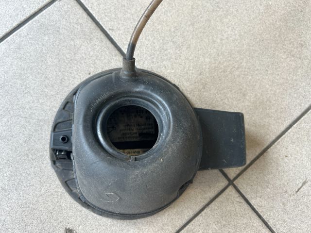 bontott VW GOLF PLUS Tankajtó