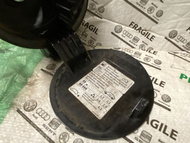 bontott VW GOLF PLUS Tankajtó