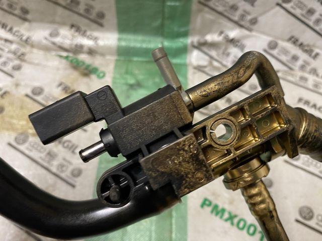 bontott VW GOLF PLUS Vákuumcső