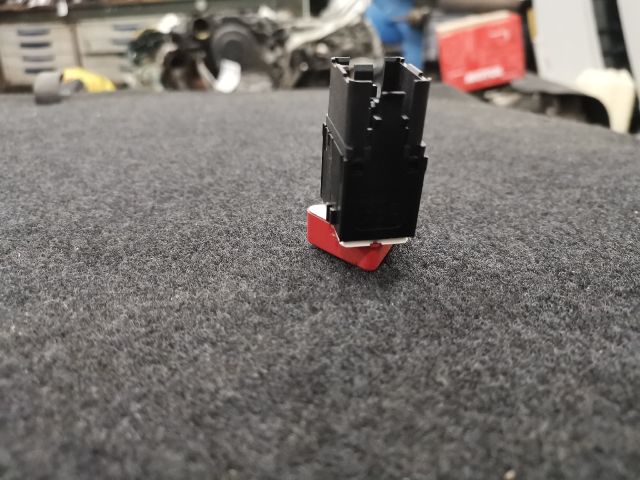 bontott VW GOLF PLUS Vészvillogó Kapcsoló