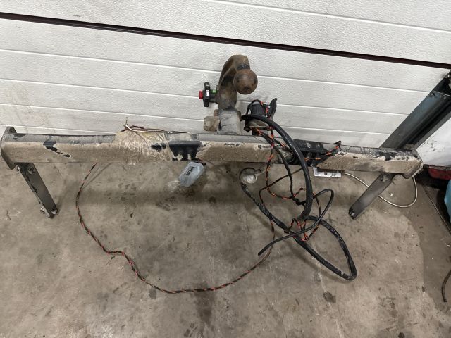 bontott VW GOLF PLUS Vonóhorog