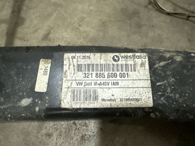 bontott VW GOLF PLUS Vonóhorog