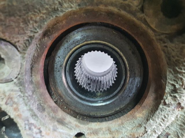 bontott VW GOLF SPORTSVAN Bal első Csonkállvány Kerékaggyal